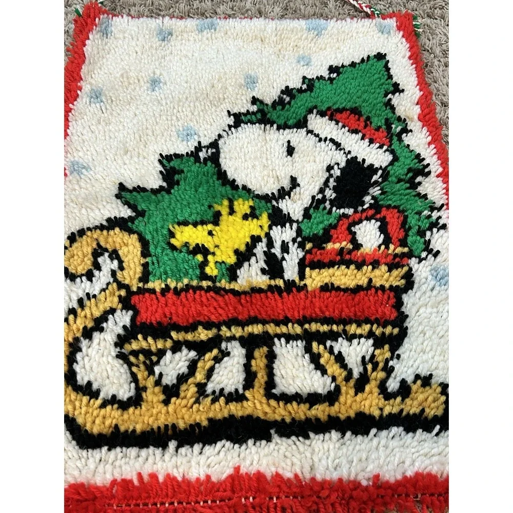 Vintage Retro 1970s Latch Hook Rug Peanuts‎ Snoopy Wall Hanging 25x18